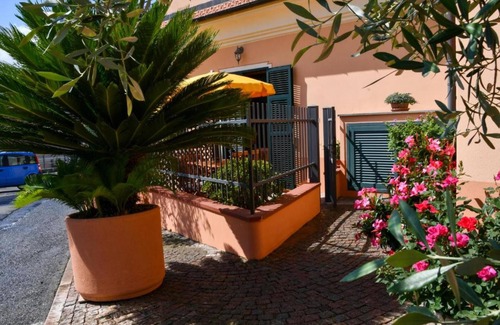 Cenesi Apartment | Studio Apartment 'Gli Angeli Agriturismo - Zia Rosa' with Shared Pool, Wi-Fi and Air Conditioning