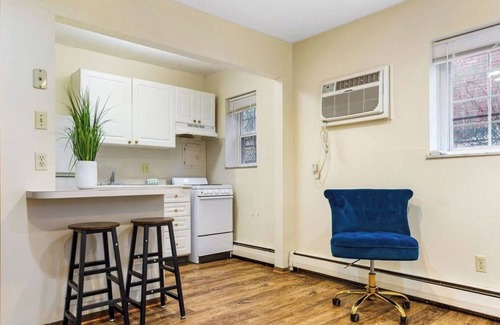 University District Apartment | Studio Apartment Conveniently Close to Ohio State