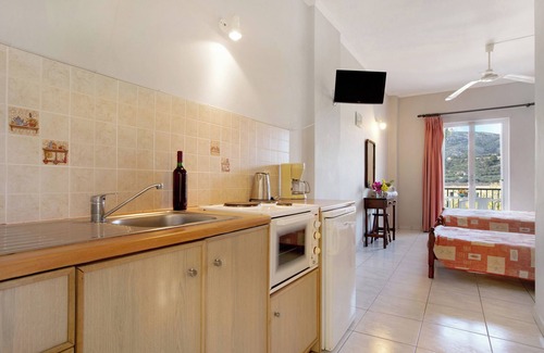 Limni Keri Apartment | Studio Apartment "Dolphin Sea View 11" with Garden & Wi-Fi