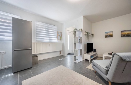 Bomlitz Apartment | Studio Apartment 'Ferienwohnung Heide 2' with Private Terrace and Wi-Fi