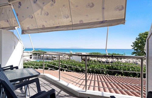 Pidima Kyras Apartment | Studio Apartment 'Iguana 5' with Sea View, Wi-Fi and Air Conditioning