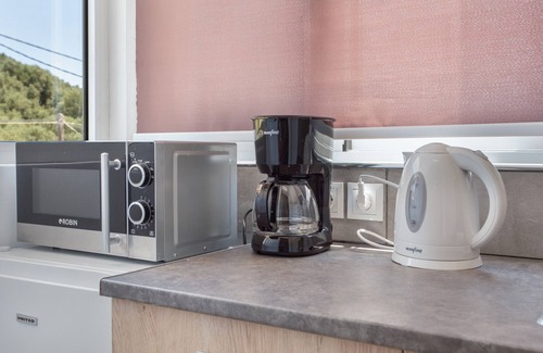 Alikanas Apartment | Studio Apartment "Villa Dionysia Studio S4" with Shared Pool & Wi-Fi