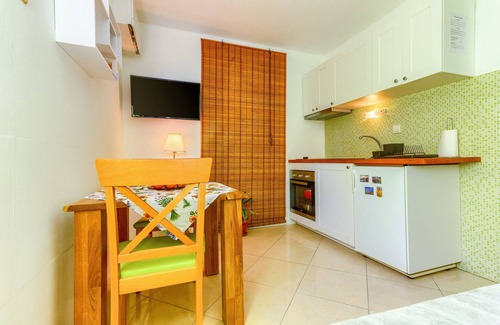 Bacvice Apartment | Studio apartment with garden, on 5 min walking to the Bacvice beach