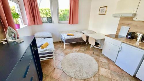 Liesing Apartment | Studio Apartment with Parking & Fitness Room