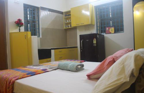 Chennai Apartment | Studio Apartment with private entrance, behind DLF and near L&T, RMZ IT park and close to SRMC & MIOT Hospital