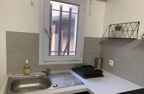 Saint-Mitre Apartment | Studio Avec Accès au Jardin et à la Piscine à Château Gombert à Marseille