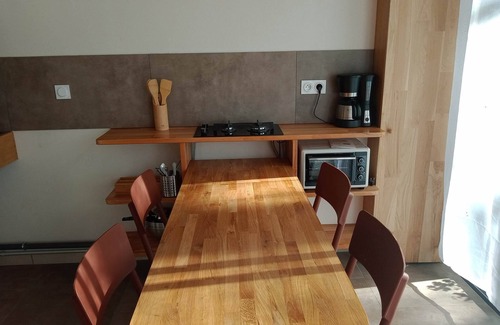 Baugy Apartment | Studio Avec Chambre au Calme Dans un Cadre Naturel