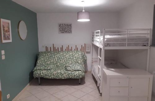 Le Tignet Apartment | studio bas de villa, jardin et spa (été seulement)