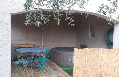 Le Tignet Apartment | studio bas de villa, jardin et spa (été seulement)