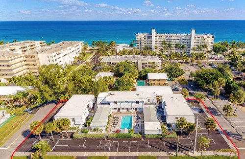 Deerfield Beach Apartment | Studio Beach Walk With Pool 101, Sleeps uo to 3!