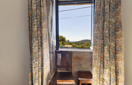 Paredes de Coura Apartment | Studio 'Casa 2' with Mountain View, Shared Garden and Wi-Fi
