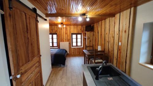 Verrieres-en-Forez House | Studio chaleureux dans les monts du Forez