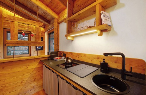 Aymavilles Apartment | Studio 'Con Idromassaggio' with Mountain View, Balcony and Wi-Fi