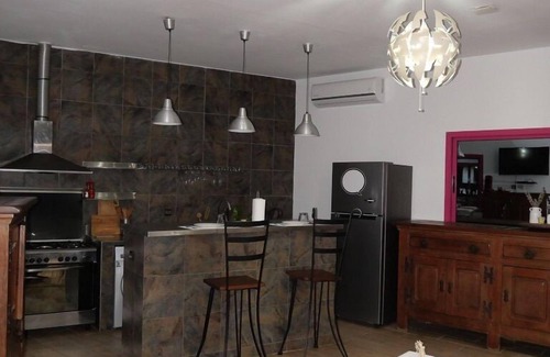 Komo-Mondah Apartment | Studio cosy en résidence