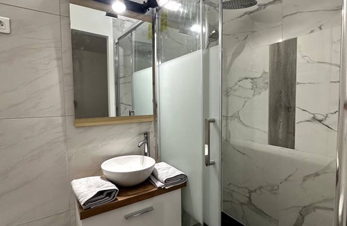 Saint-Jean-de-la-Ruelle Apartment | STUDIO COSY ORLÉANAIS (DOWNTOWN LOIRE)