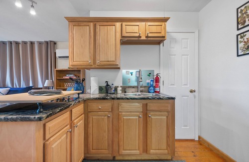 Horseshoe Bend Apartment | Studio Cottage with Lake View and Lake Access