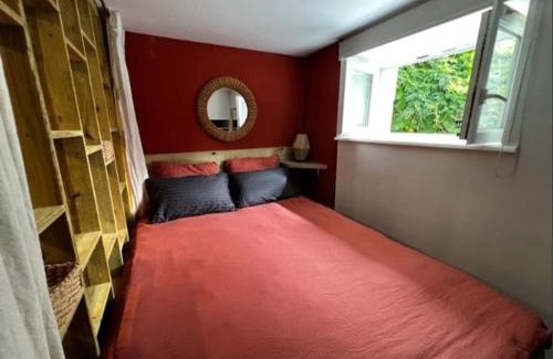 Rive Droite Apartment | Studio de charme avec jardin au Quatre-Moulins