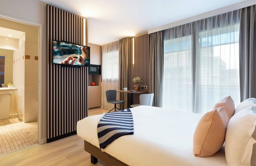 Gambetta Apartment | Studio Deluxe With Balcony In La Défense Paris