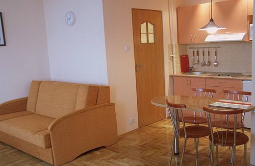 Wesoła Zachod Apartment | Studio Ekstaza It consists of 1 bedroom with open kitchen.