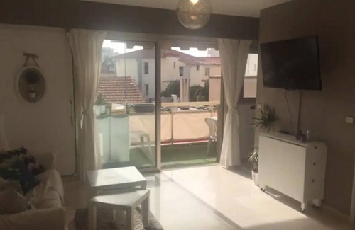 Juan-les-Pins Apartment | Studio en Plein Cœur de Juan les Pins, Plage à 2min à Pied