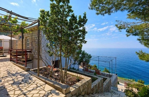 Mljet Apartment | Studio flat with balcony and sea view Cove Sutmiholjska, Mljet (AS-22318-b)