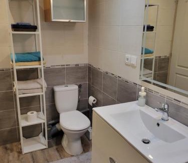 Saint-Pierre-dels-Forcats Apartment | Studio cabine face au Cambre d'aze