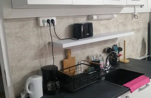 Bourg-Argental Apartment | Studio 'Gradina Bulgarana' with Shared Garden and Wi-Fi