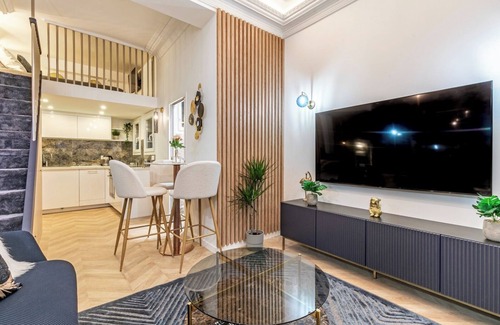 4th Arrondissement Apartment | Studio Ile Saint-Louis