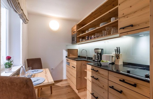 Oberndorf bei Kitzbuhel Apartment | Studio im Gartenhotel Rosenhof bei Kitzbühel