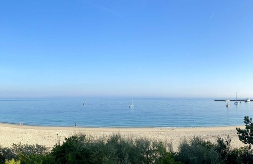Audierne Apartment | Studio in a magnificent Villa, private beach access