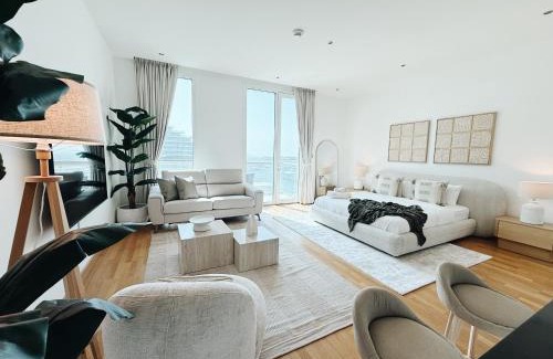 Al Bandar Apartment | Studio In Al Bandar Hosted By Voyage