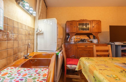 Etaules Apartment | STUDIO in Etaules with shaded garden near LA PALMYRE/ROYAN/ROCHEFORT