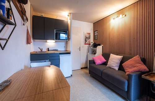 Les Esserts Apartment | Studio in Morillon with Stunning Mountain Views