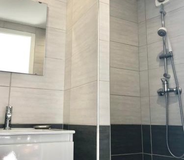Bourbon-l'Archambault Apartment | Studio indépendant confortable