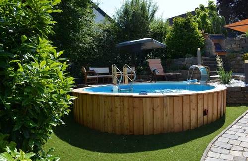 Estenfeld Apartment | Studio 'Komfort-Apartment Mit Terrasse' with Private Terrace and Wi-Fi
