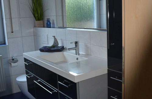 Estenfeld Apartment | Studio 'Komfort-Apartment Mit Terrasse' with Private Terrace and Wi-Fi
