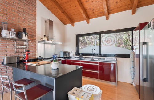 Olivella Apartment | Studio 'Loft Cim Apartments' with Mountain View, Wi-Fi and Air Conditioning