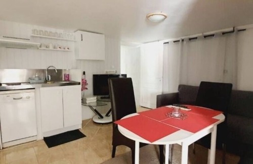 La Ferte-Gaucher Apartment | Studio Meublé Avec Piscine