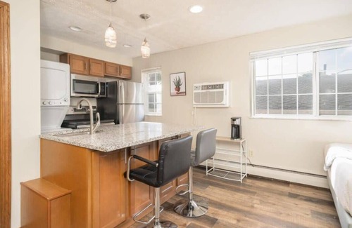 University District Apartment | Studio near OSU Summa