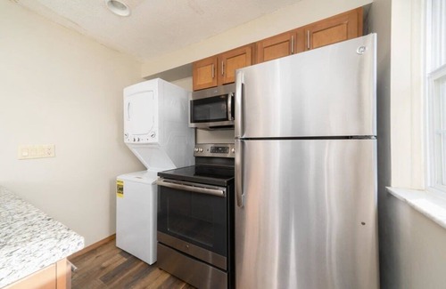 University District Apartment | Studio near OSU Summa