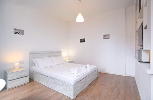 Kentron Apartment | Studio near Seasons park