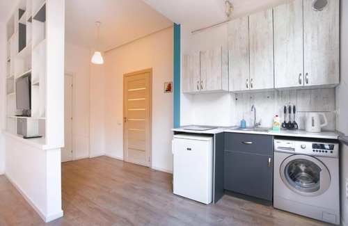 Kentron Apartment | Studio near Seasons park
