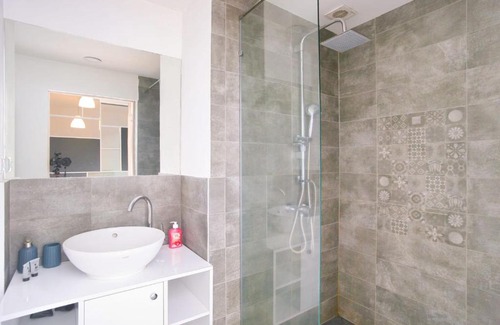 Kentron Apartment | Studio near Seasons park