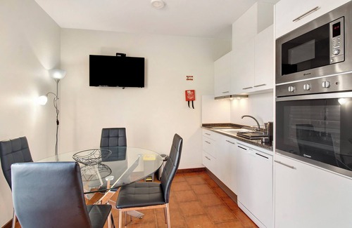 Porto Moniz Apartment | Studio 'Ninho Gaivota' with Breathtaking Sea View, A/C, Wi-Fi & Balcony