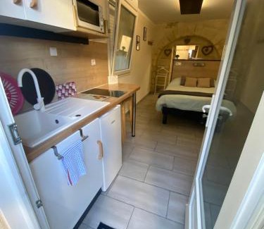 Villeneuve-les-Avignon Bed & Breakfast | Studio Numéro 3