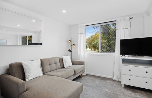 Sunshine Beach Apartment | STUDIO ON HENDERSON,