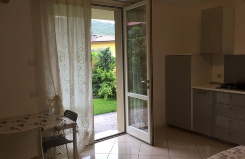 Entratico Apartment | Studio on the hill with garden
