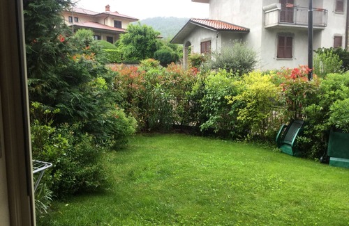 Entratico Apartment | Studio on the hill with garden