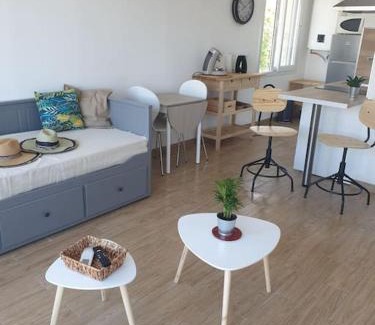 Palavas-les-Flots Apartment | Studio refait à neuf Ave St Maurice
