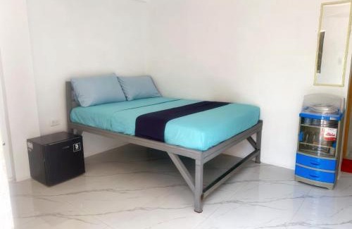 Coron Town Proper Apartment | Studio room with AC and kitchenette in the center